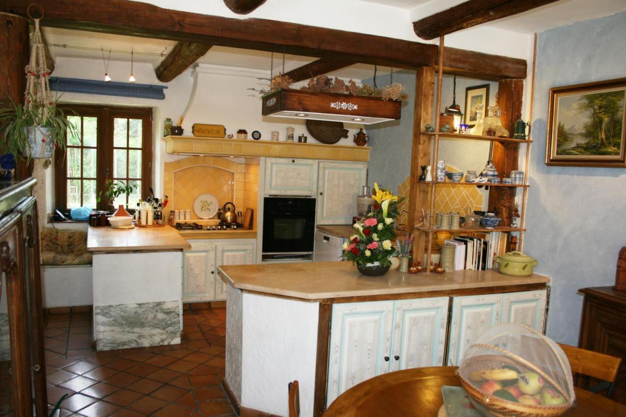 Le Mas De La Cigale Bleue, Caumont Sur Durance Exterior photo